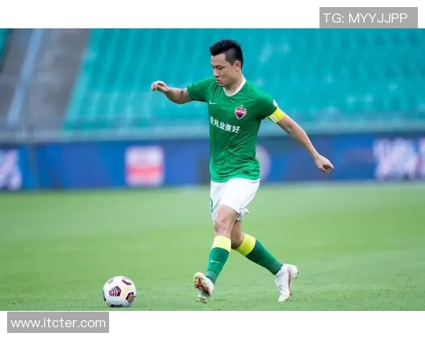 广州羽毛球队在选拔赛中以90分稳居积分榜首位展现强劲实力